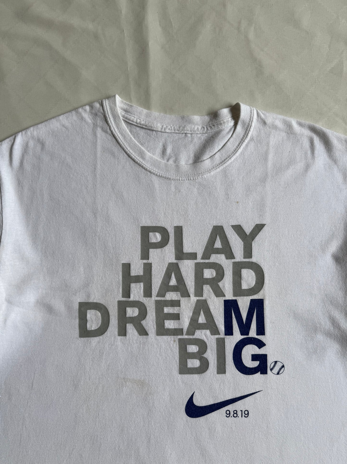 Nike Play Hard Dream Big - L