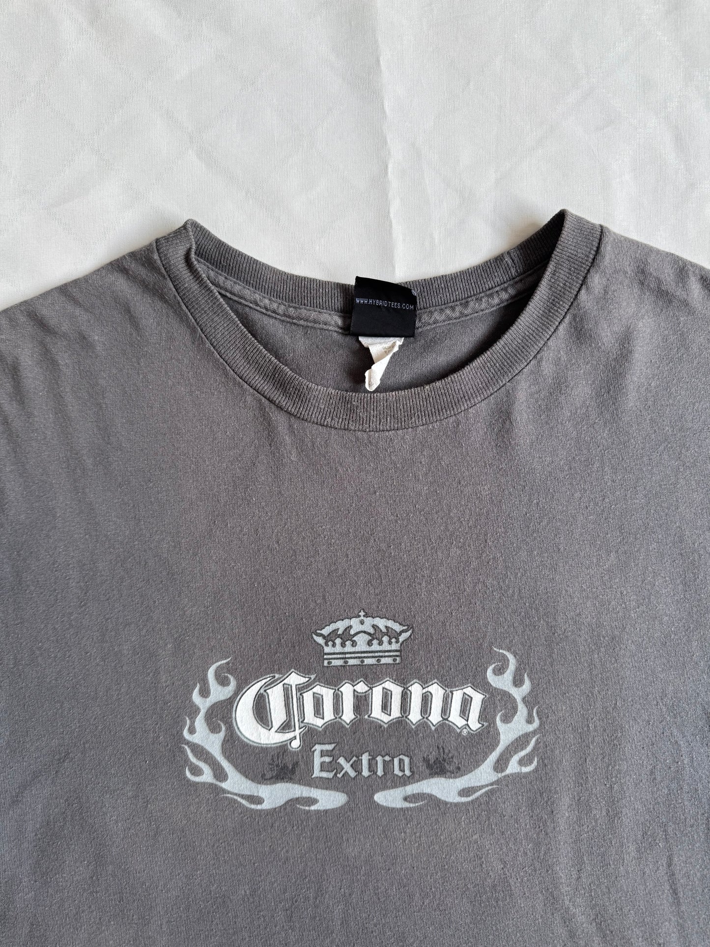 Corona - L