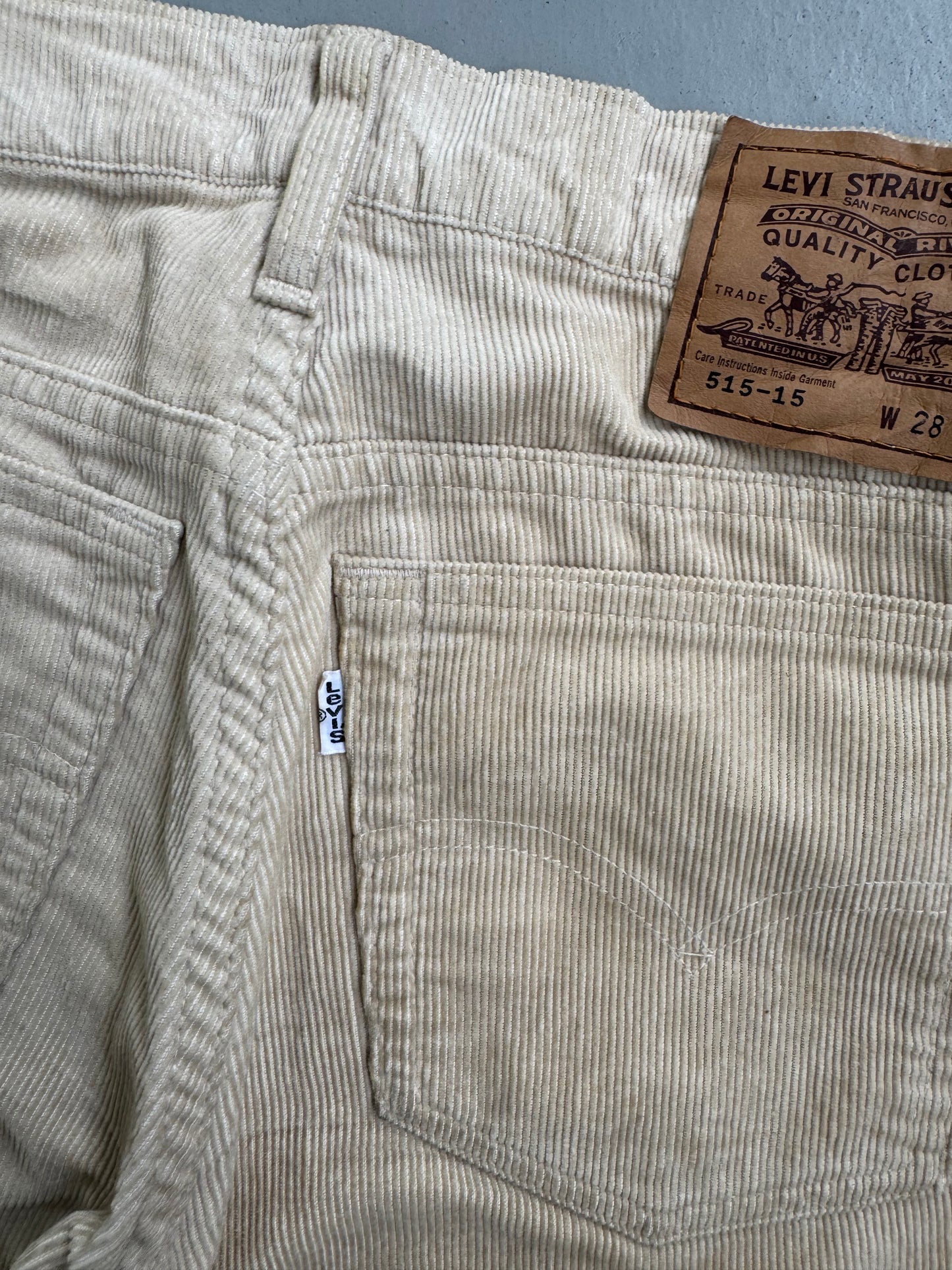 Levis Corduroy 515 white tab - W27