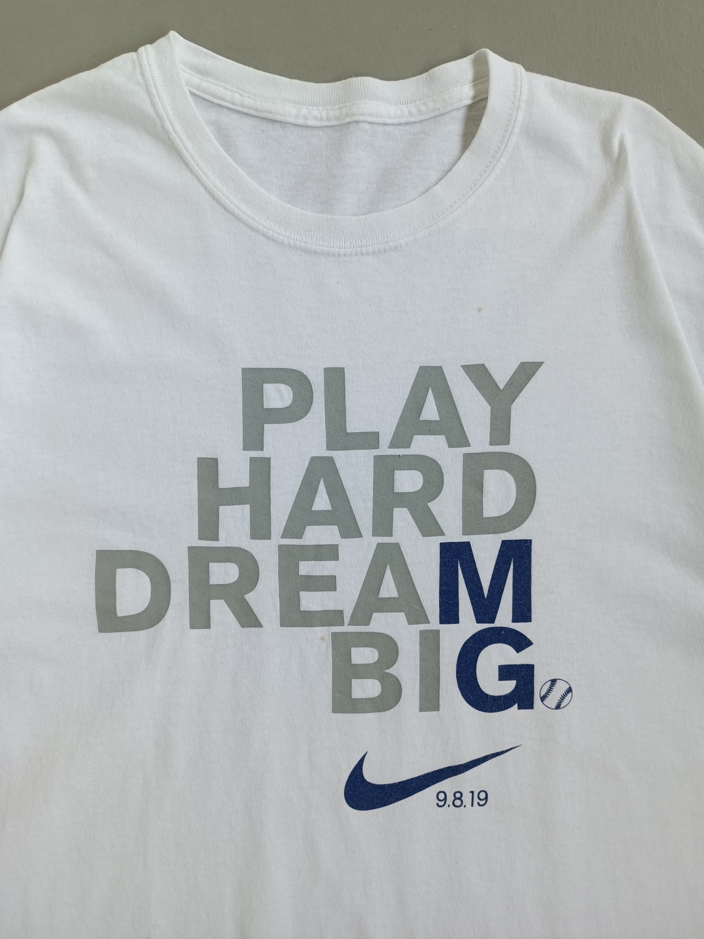 Nike Play Hard Dream Big - L